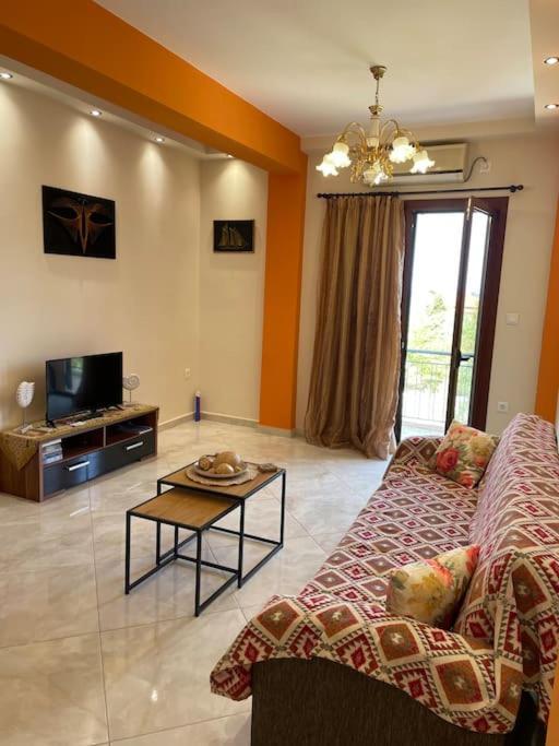 Апартаменты Eirini House Леонидион Экстерьер фото