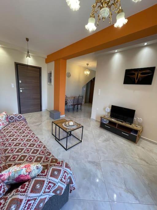 Апартаменты Eirini House Леонидион Экстерьер фото